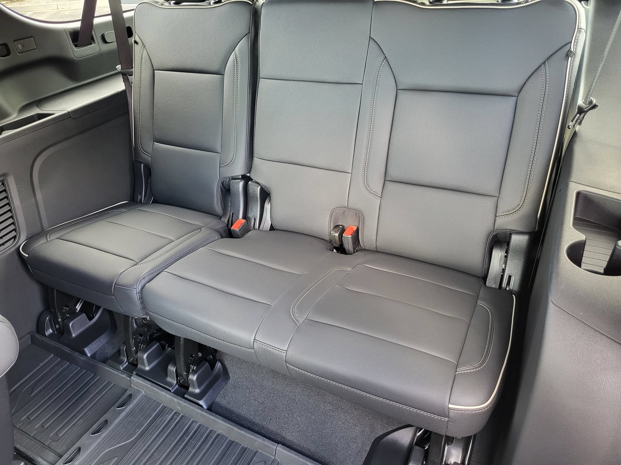 New 2026 GMC Yukon XL Elevation w/ Elevation Premium Package AWD/4WD image 12