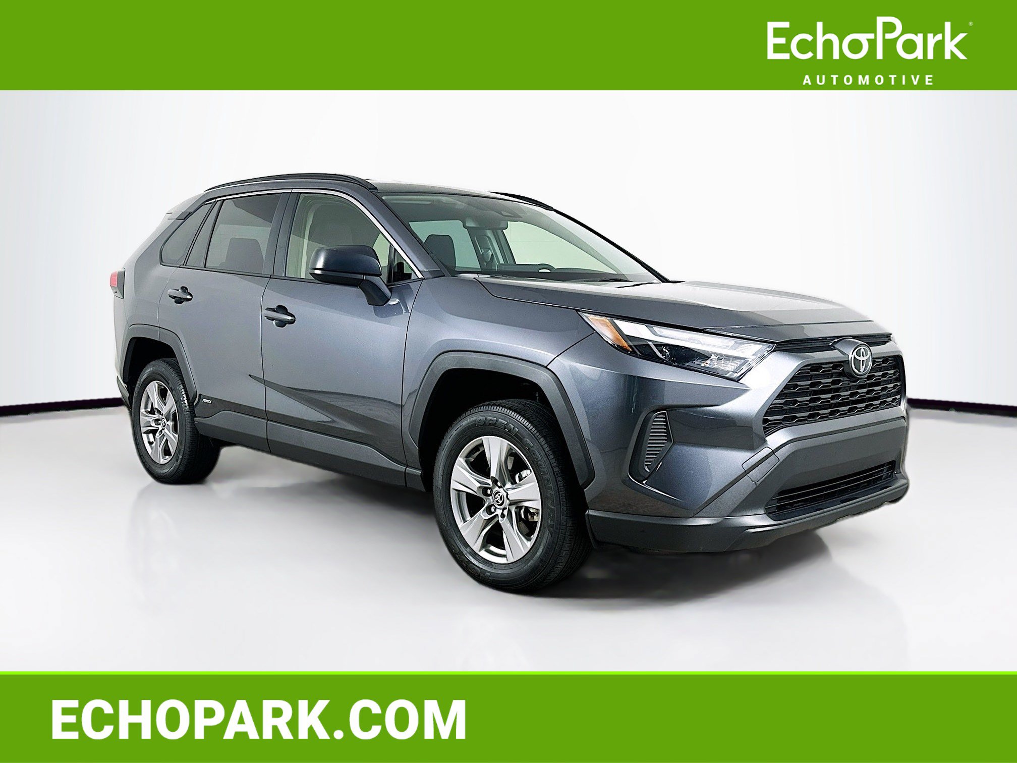 Used 2025 Toyota RAV4 LE AWD/4WD image 1