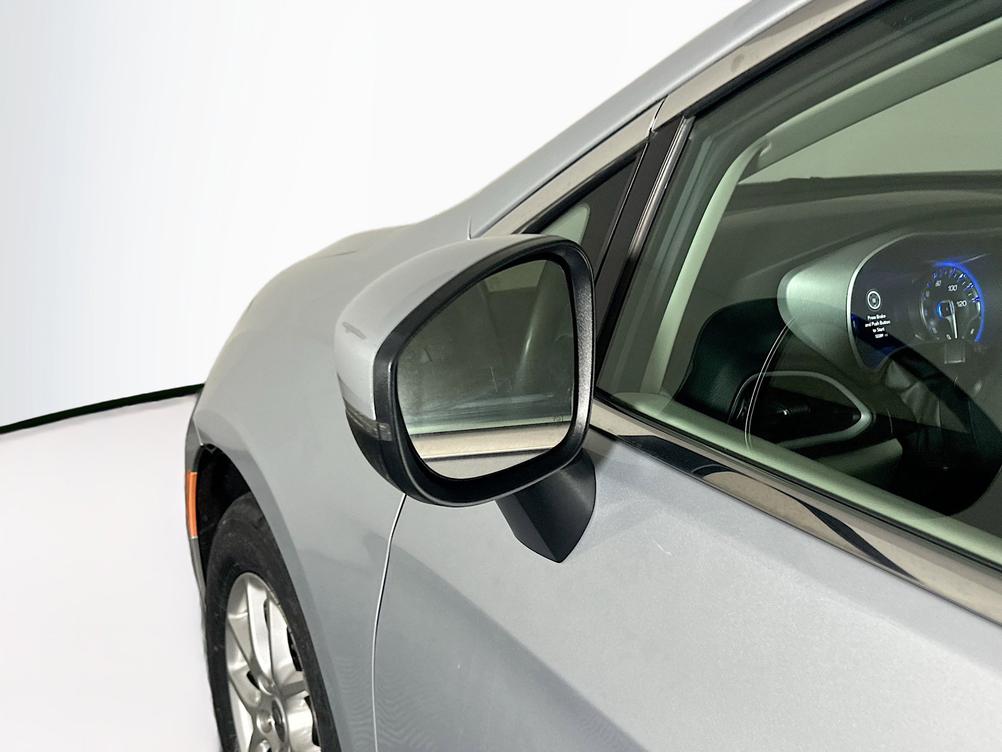 Used 2023 Chrysler Pacifica Touring-L image 16