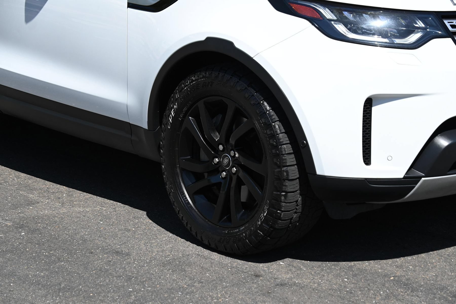 Used 2019 Land Rover Discovery HSE AWD/4WD image 9