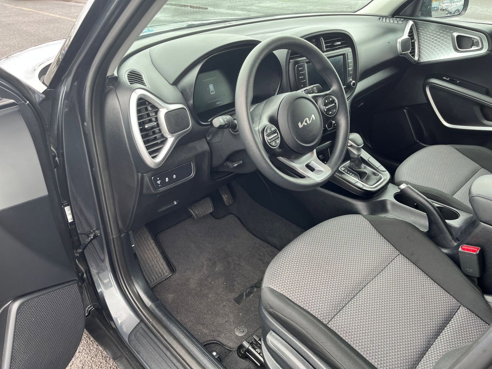 Used 2025 Kia Soul LX w/ LX Technology Package image 34