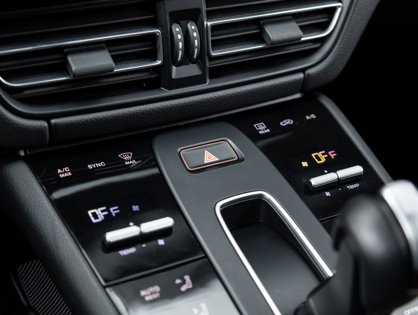 Certified 2023 Porsche Macan S image 25