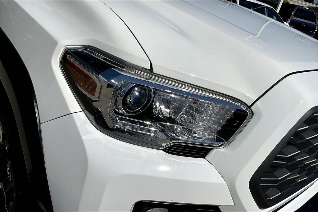Used 2021 Toyota Tacoma TRD Off-Road w/ Technology Package image 33