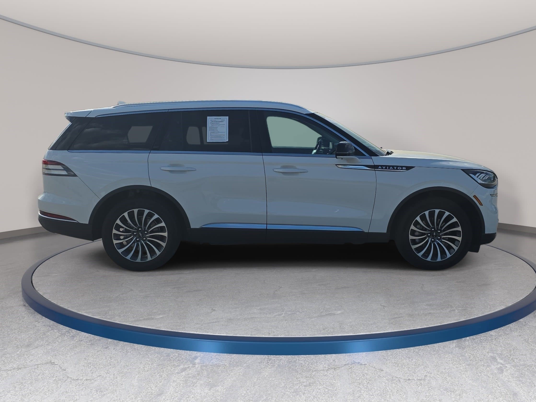 Certified 2023 Lincoln Aviator Reserve w/ Elements Package Plus AWD/4WD image 4