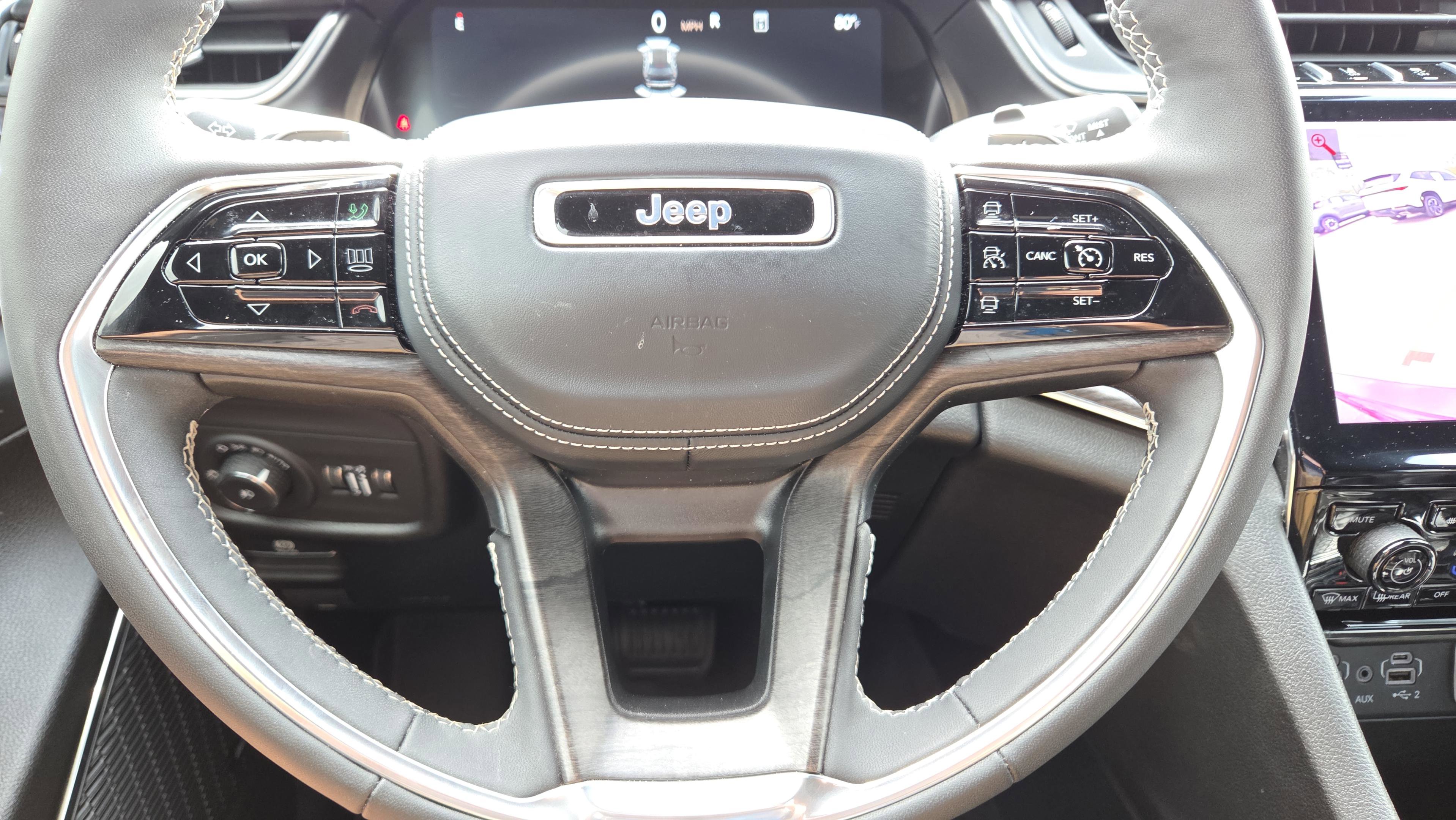 Used 2024 Jeep Grand Cherokee Overland w/ Trailer Tow Package AWD/4WD image 26