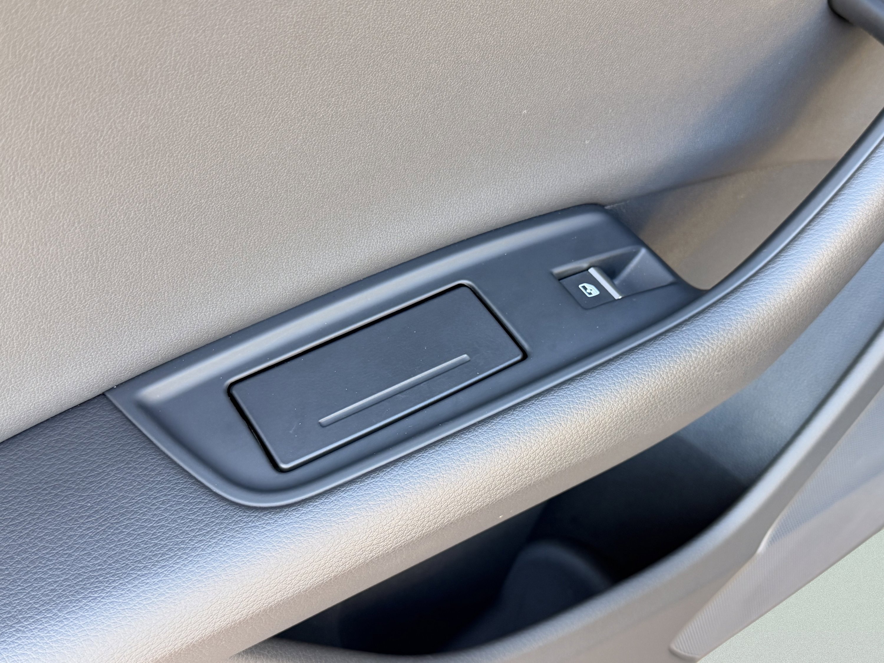 Used 2023 Audi Q8 Premium w/ Convenience Package image 32