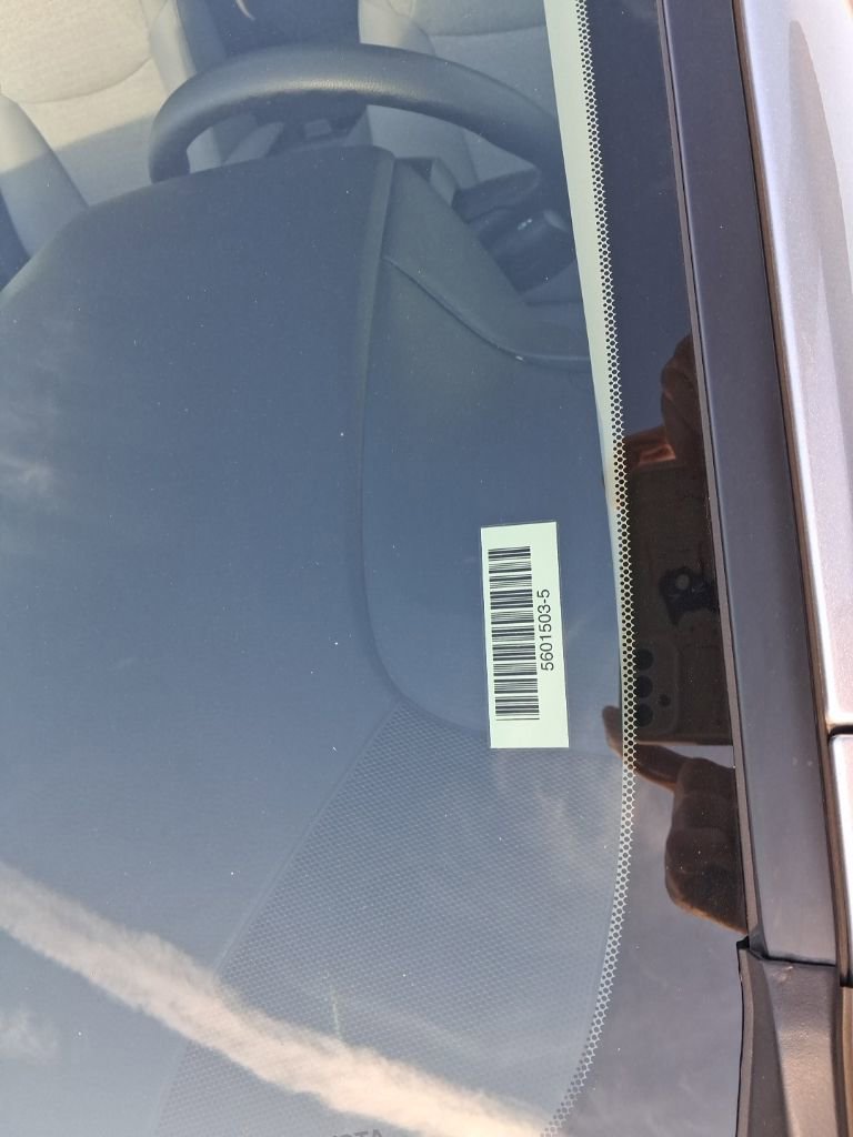 Used 2025 Toyota Sienna LE image 12