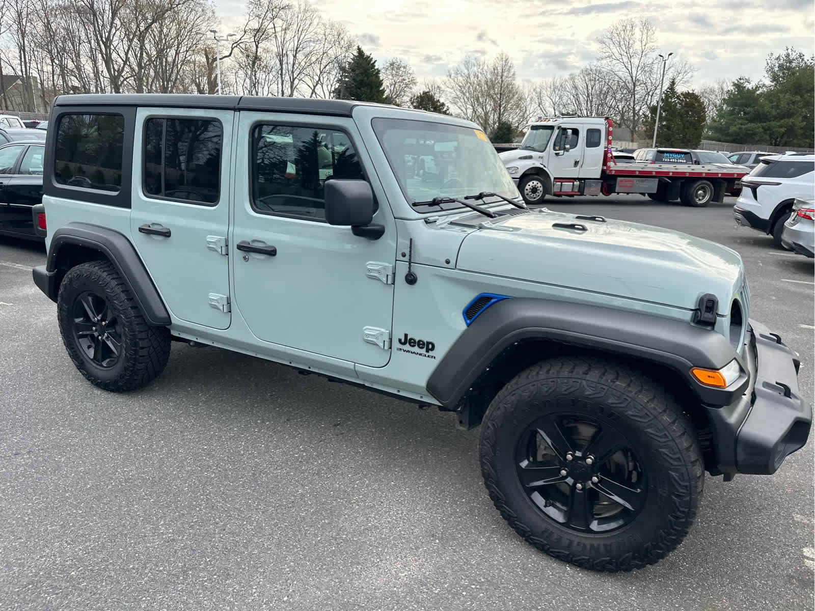 Used 2023 Jeep Wrangler Unlimited Sport image 2