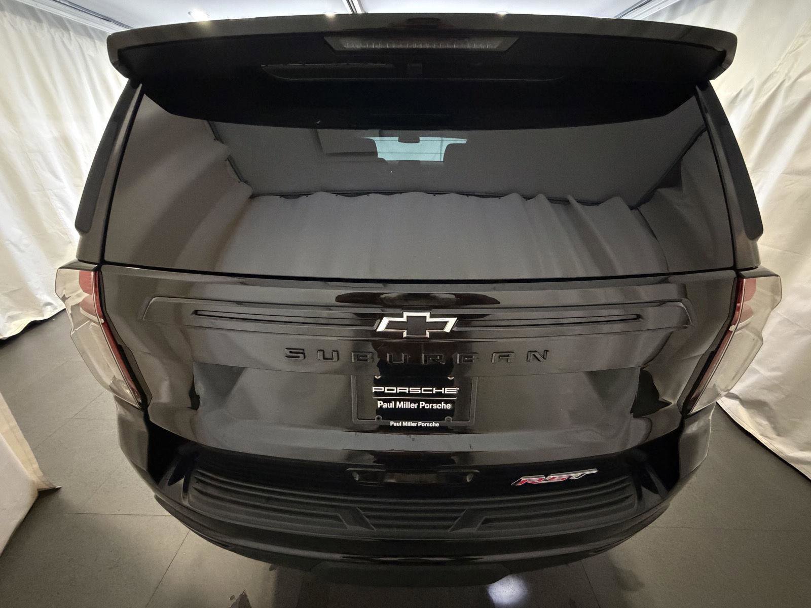 Used 2024 Chevrolet Suburban RST w/ Luxury Package image 8