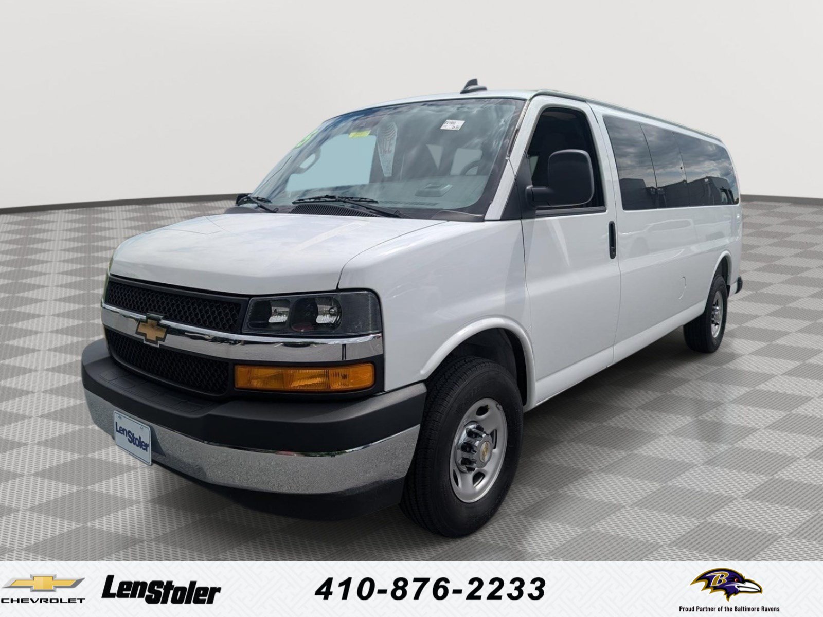 Used 2025 Chevrolet Express 3500 LT w/ LT Preferred Equipment Group RWD image 1