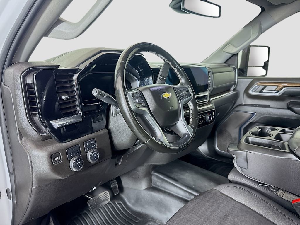 Used 2024 Chevrolet Silverado 3500 LT w/ Safety Package AWD/4WD image 9