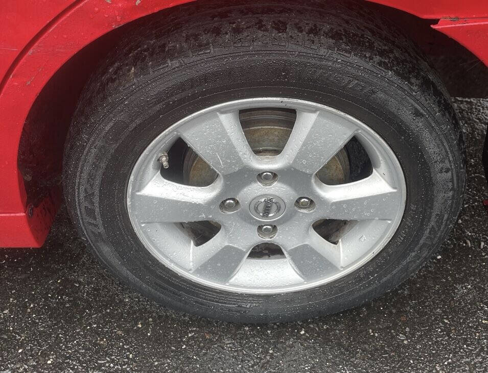 Used 2010 Nissan Versa SL w/ Navigation/Satellite Pkg image 9