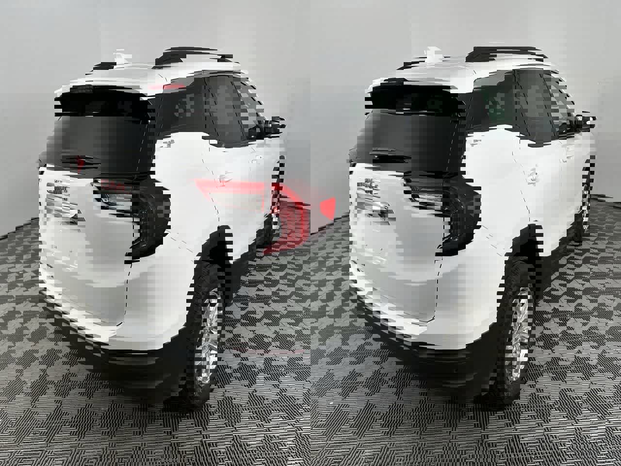 Used 2022 GMC Terrain SLE w/ Driver Convenience Package image 8