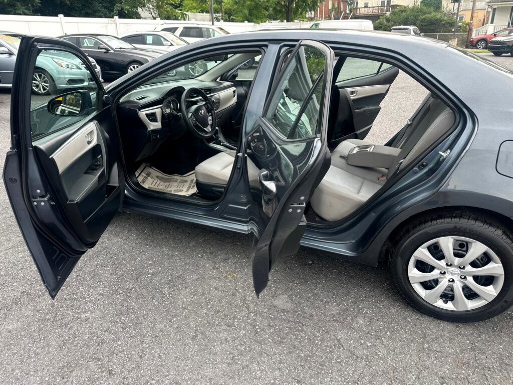 Used 2016 Toyota Corolla LE image 12