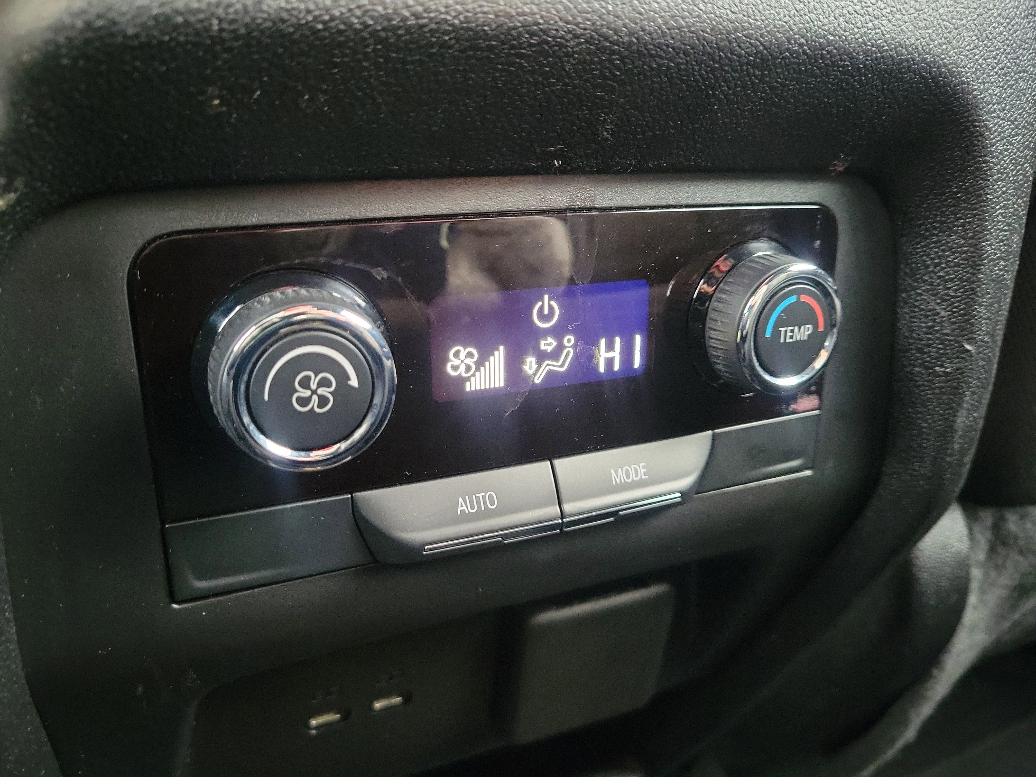 Used 2024 Chevrolet Traverse LT image 12