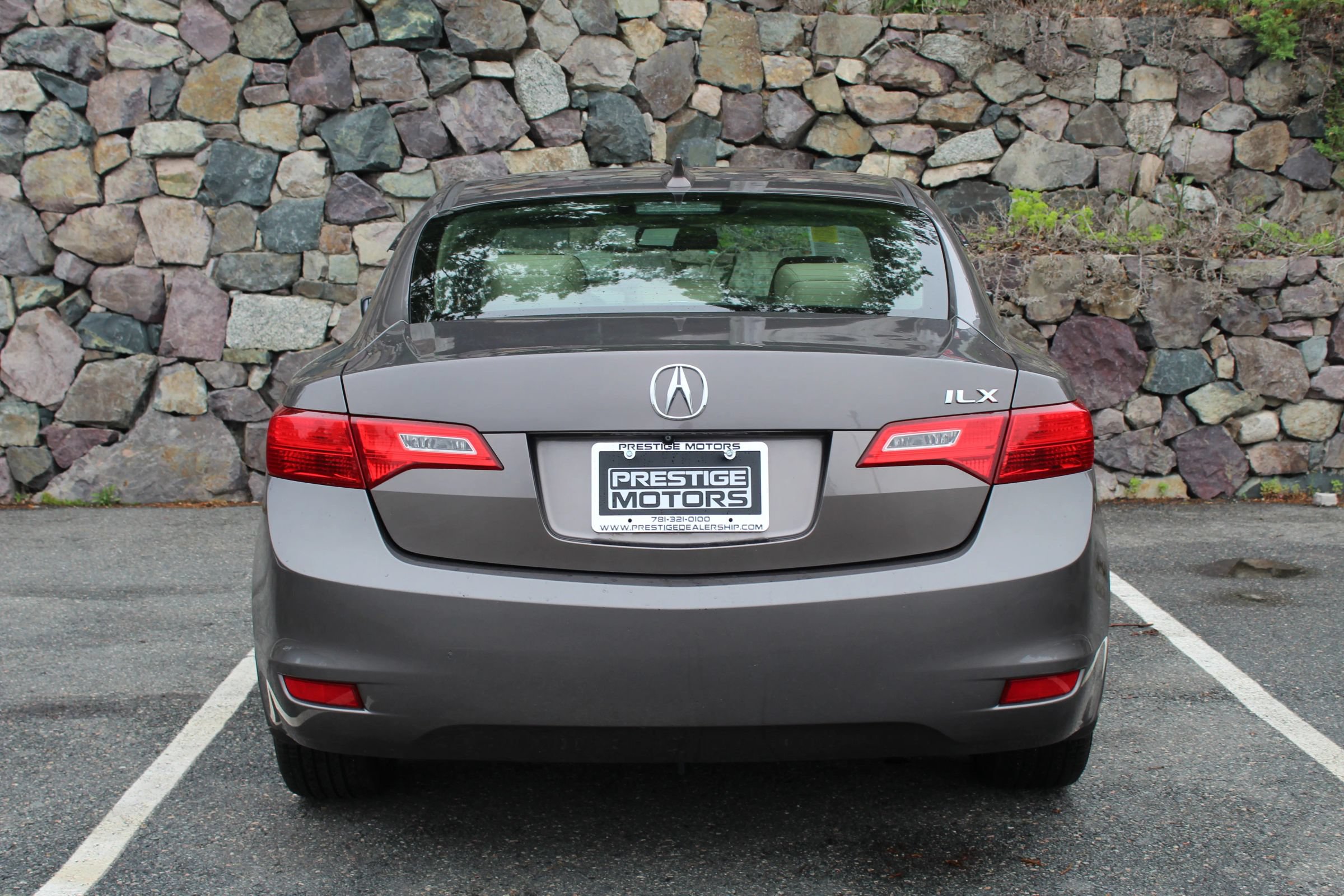 Used 2014 Acura ILX w/ Technology Package FWD image 8