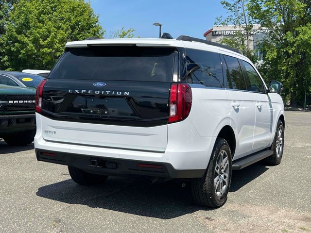 Used 2026 Ford Expedition Active AWD/4WD image 7