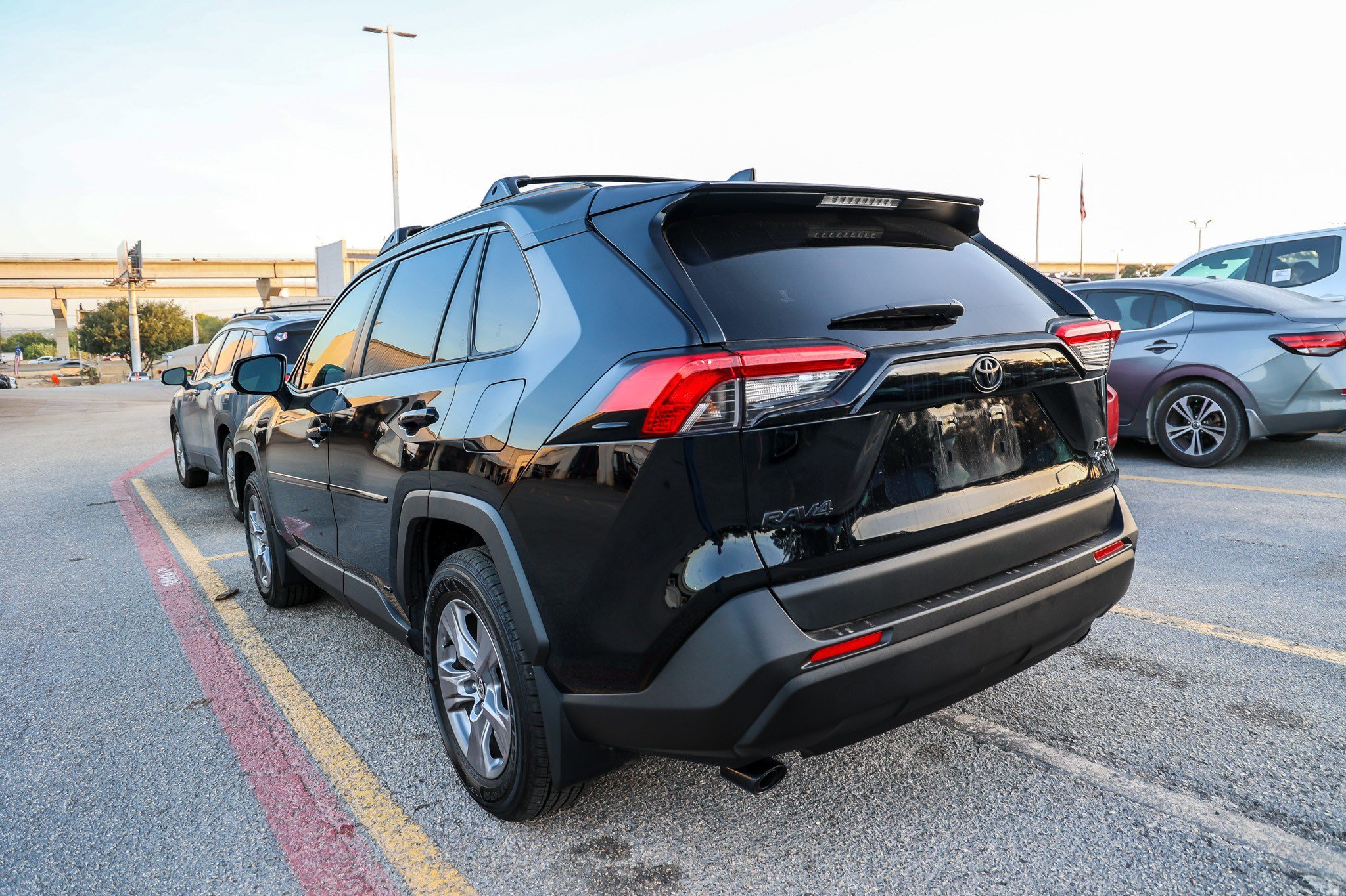 Certified 2025 Toyota RAV4 XLE w/ Convenience Package AWD/4WD image 9