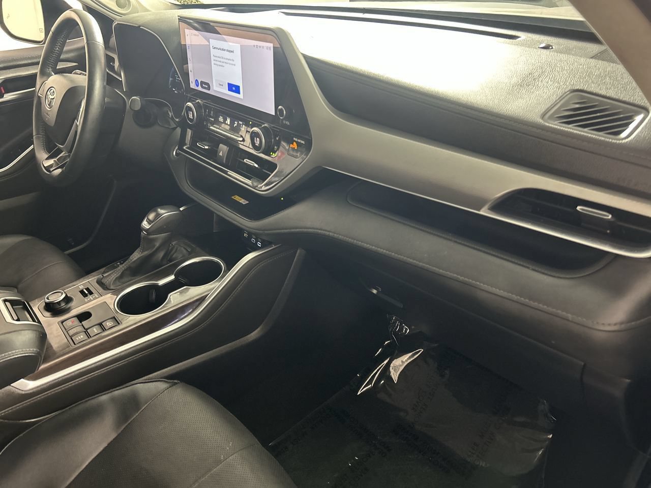 Used 2025 Toyota Highlander Platinum AWD/4WD image 28