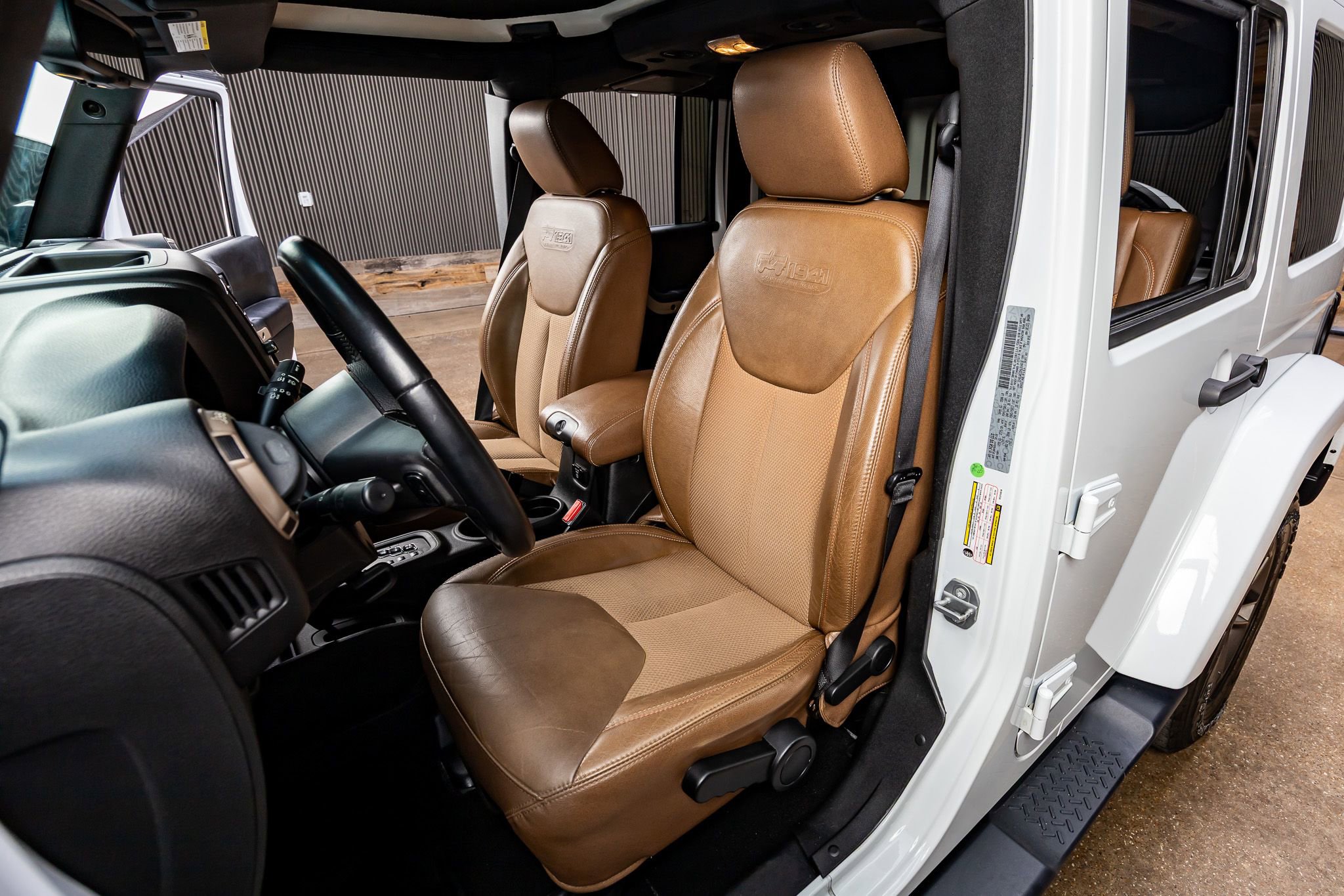 Used 2017 Jeep Wrangler Unlimited Sahara image 25