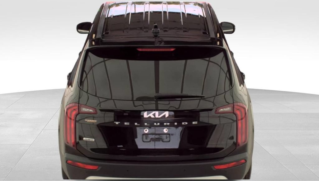 Used 2022 Kia Telluride LX AWD/4WD image 5