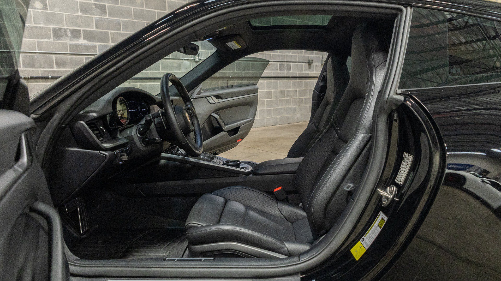 Used 2020 Porsche 911 Carrera RWD image 32