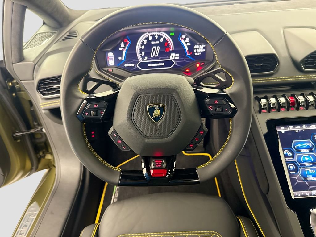 Used 2024 Lamborghini Huracan EVO AWD/4WD image 23