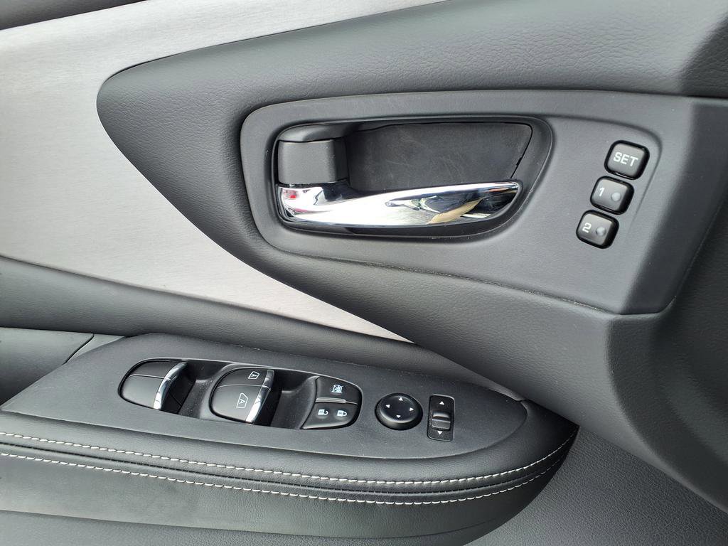 Used 2024 Nissan Murano SL image 16