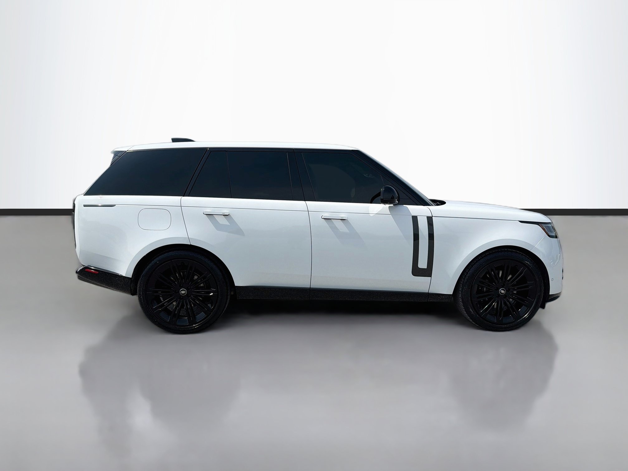 Used 2025 Land Rover Range Rover SE AWD/4WD image 6