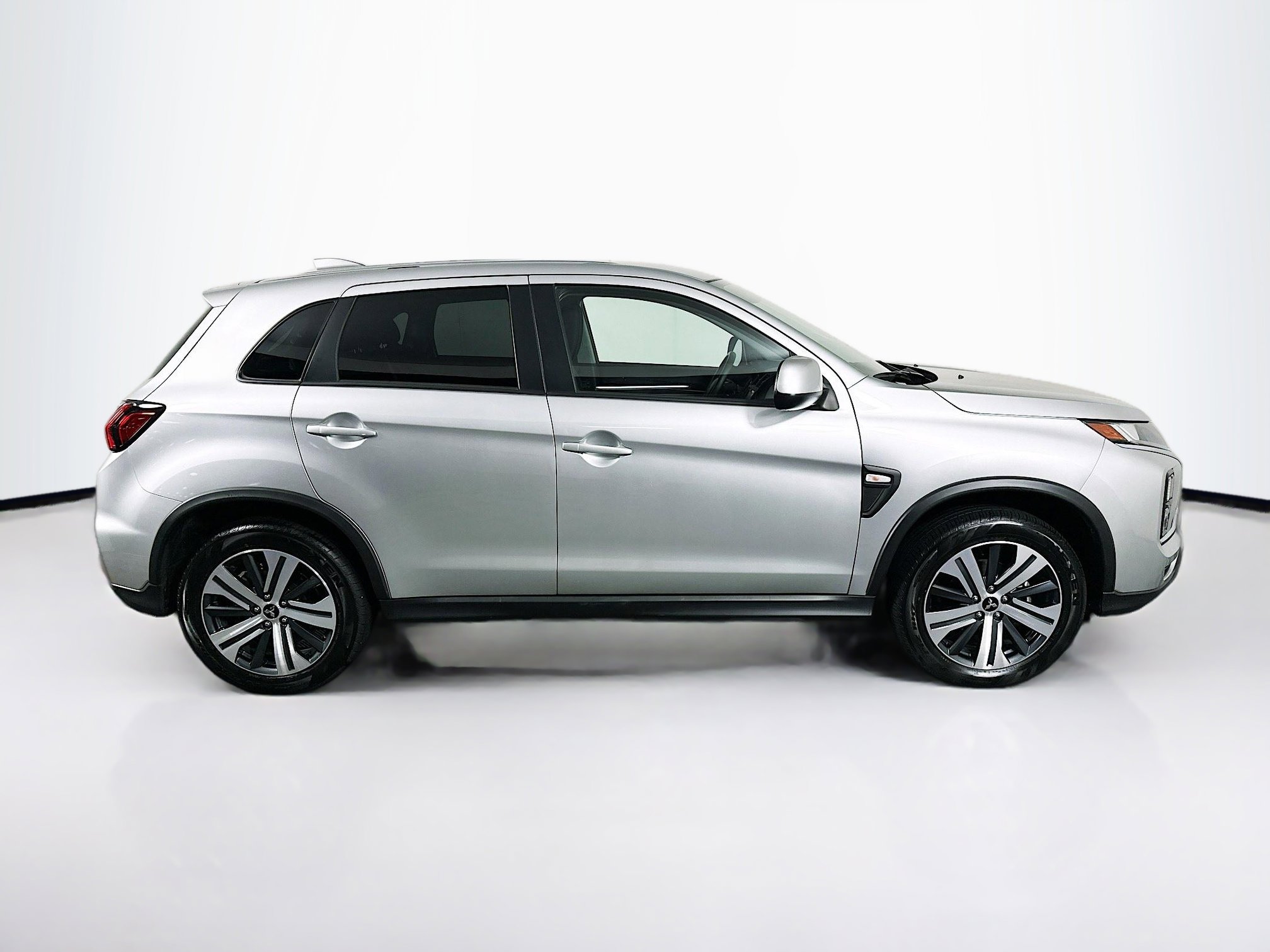 Used 2025 Mitsubishi Outlander Sport SE image 10
