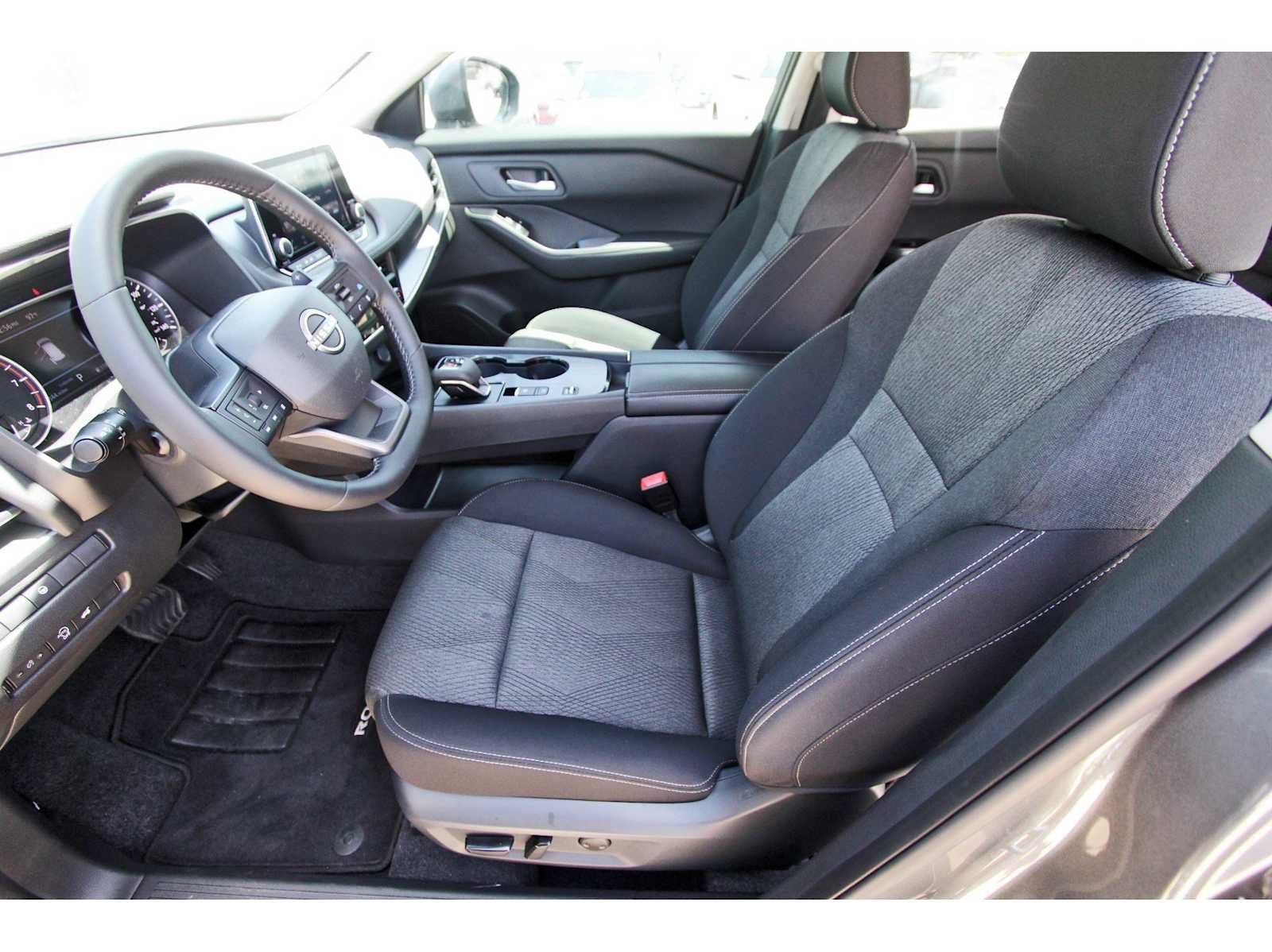 Used 2026 Nissan Rogue SV FWD image 11