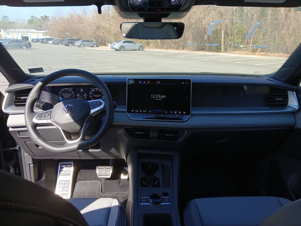 New 2026 Volkswagen Tiguan SE R-Line image 12