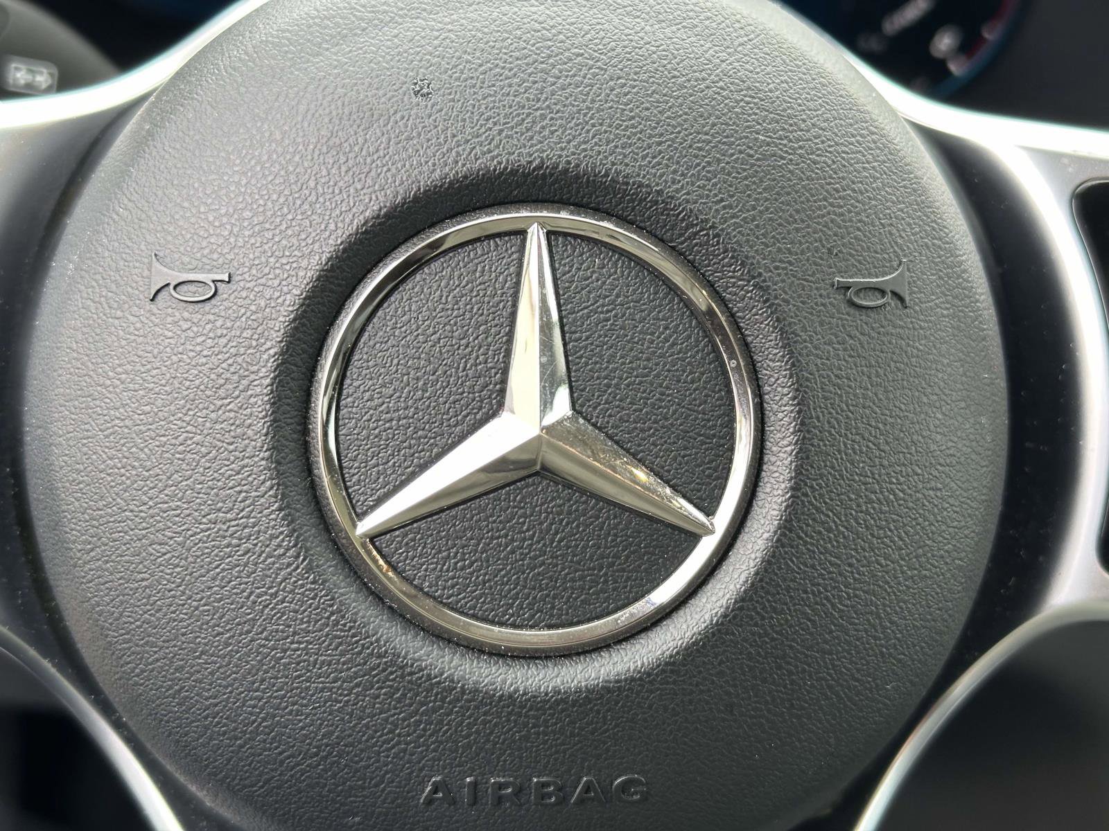 Used 2021 Mercedes-Benz GLC 300 4MATIC image 22