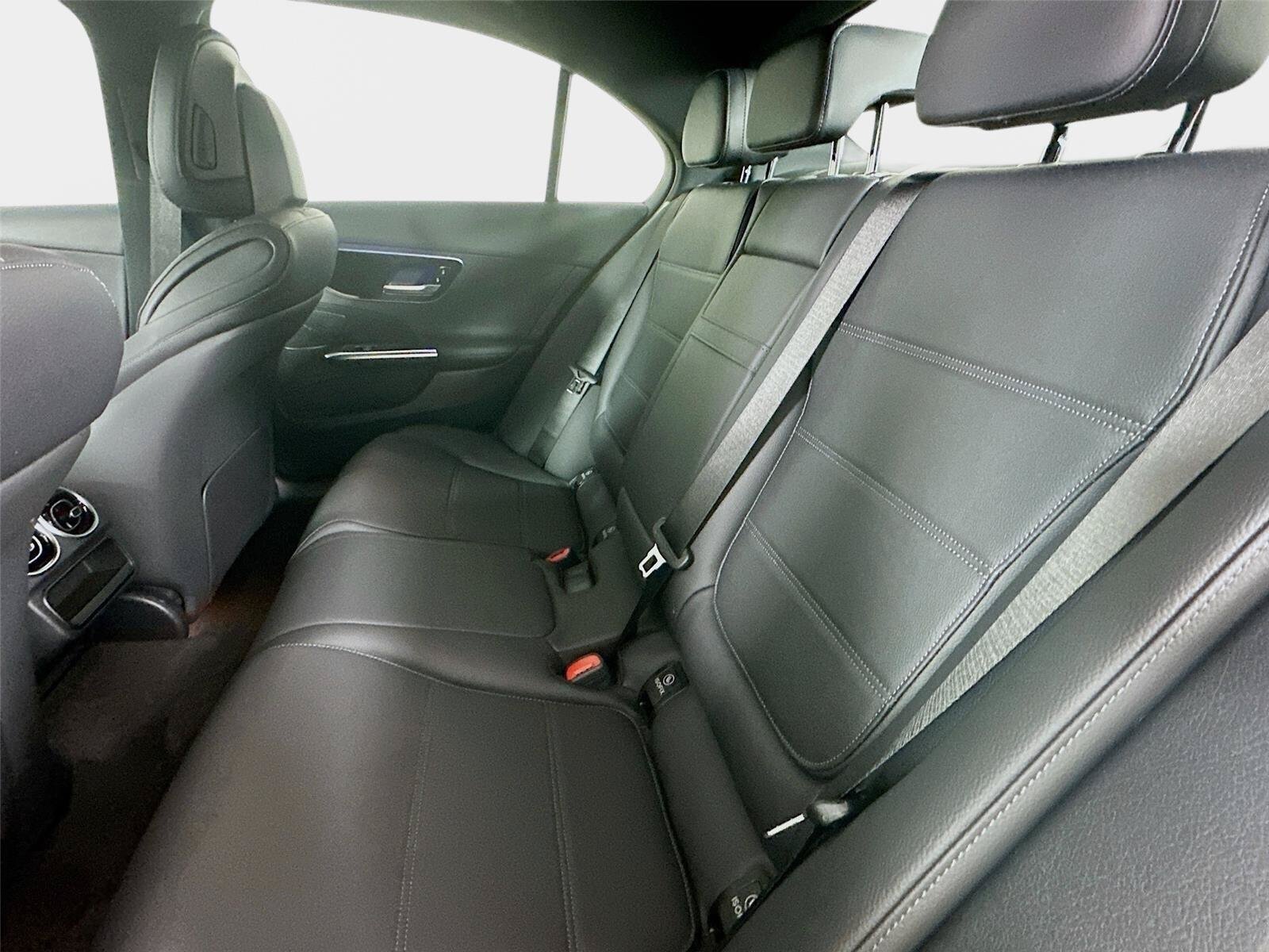Used 2026 Mercedes-Benz C 300 4MATIC Sedan image 28