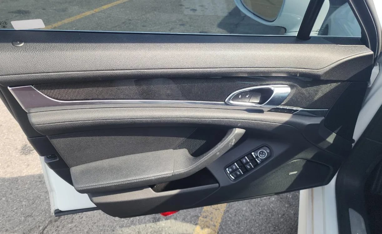 Used 2013 Porsche Panamera S RWD image 9