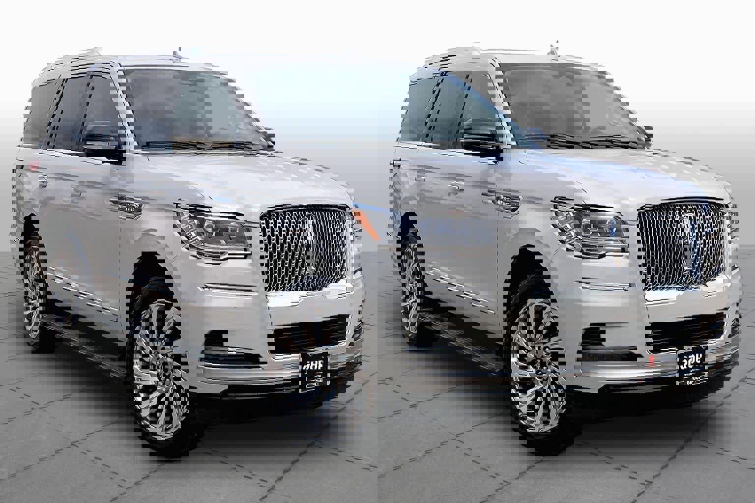 Used 2023 Lincoln Navigator Reserve RWD image 3