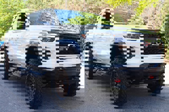 Used 2026 Chevrolet Colorado ZR2 w/ Technology Package image 1