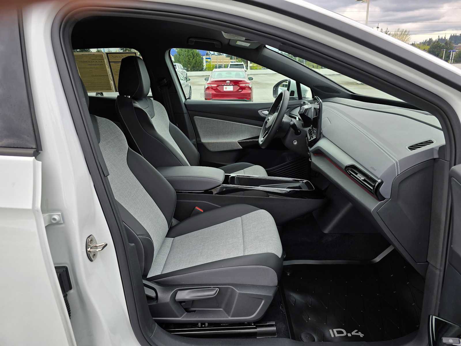 Used 2024 Volkswagen ID.4 2WD image 11