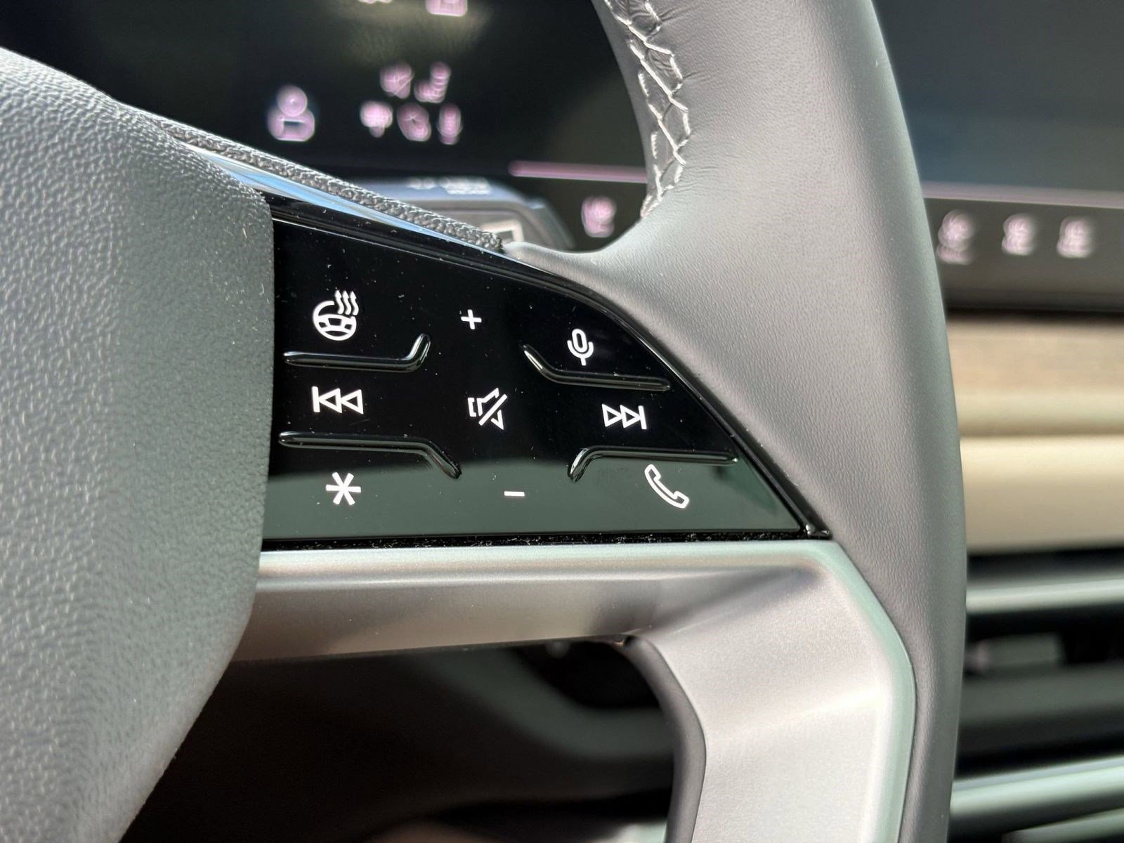 New 2025 Audi Q5 Prestige image 24