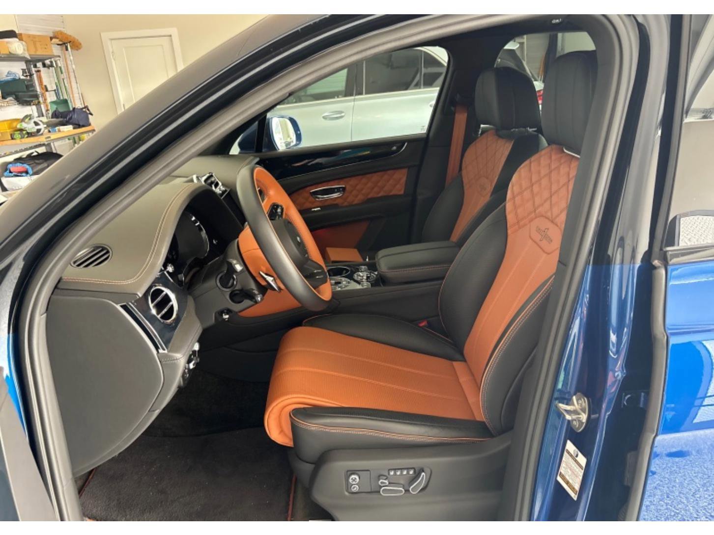 Used 2022 Bentley Bentayga AWD/4WD image 2