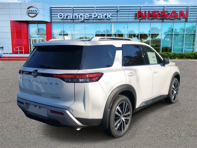 New 2025 Nissan Pathfinder Platinum image 2
