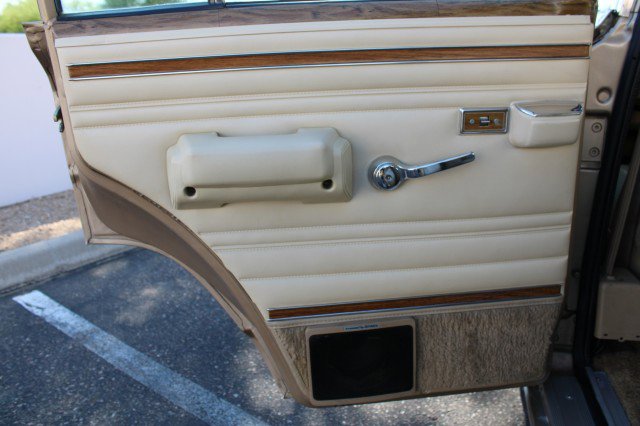 Used 1990 Jeep Grand Wagoneer image 71