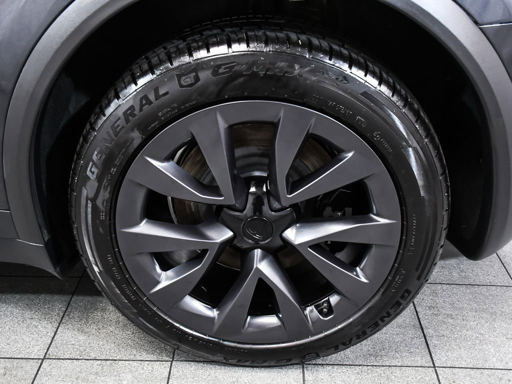 Used 2024 Tesla Model X image 8