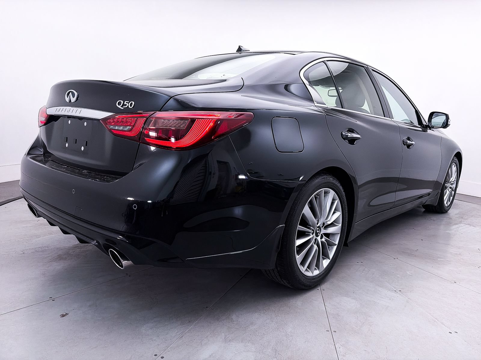 Used 2023 INFINITI Q50 Luxe w/ Cargo Package RWD image 15