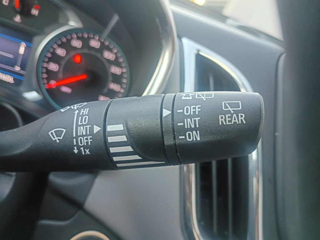 Used 2023 Chevrolet Equinox LS w/ LS Convenience Package image 10