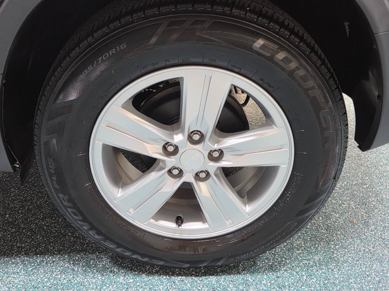 Used 2017 Chevrolet Trax LT w/ LT Convenience Package FWD image 13