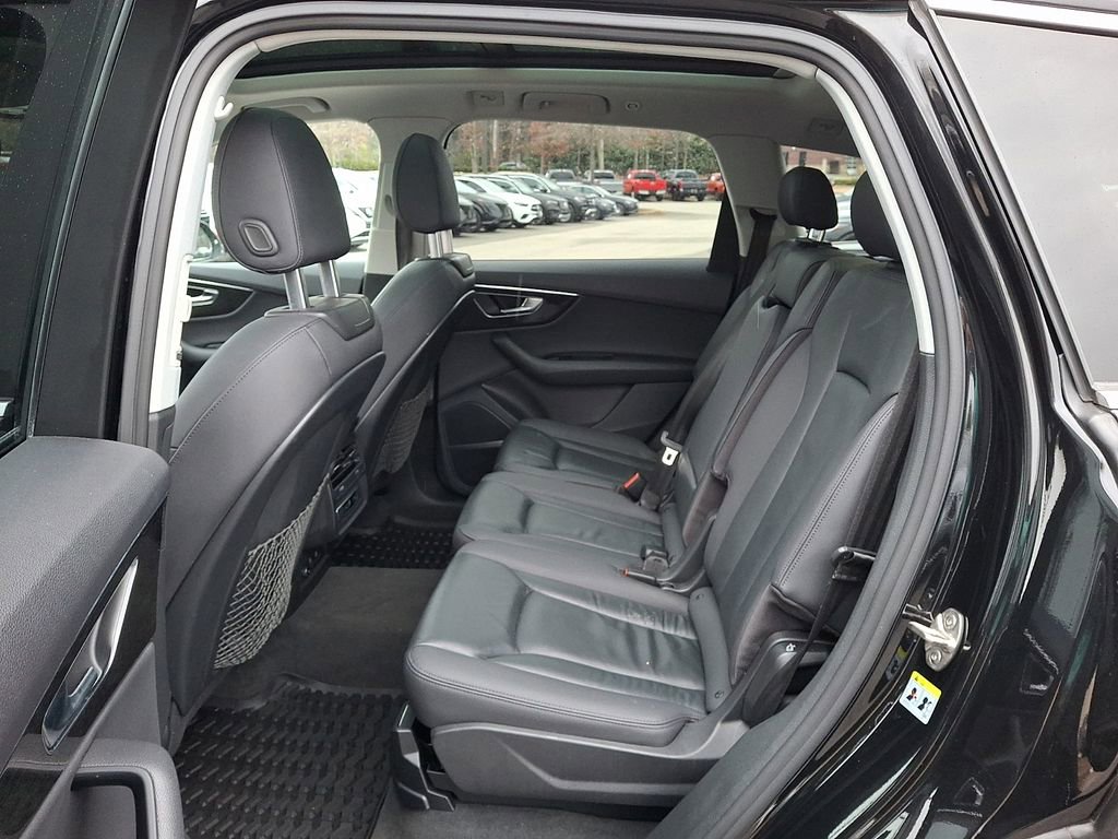 Used 2022 Audi Q7 3.0T Premium Plus w/ Premium Plus Package AWD/4WD image 11