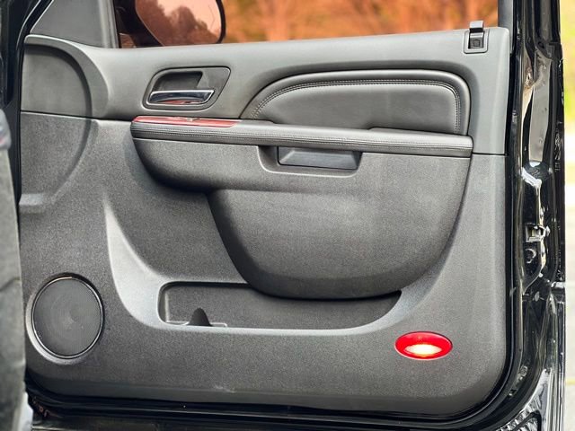 Used 2013 Cadillac Escalade EXT Premium image 21