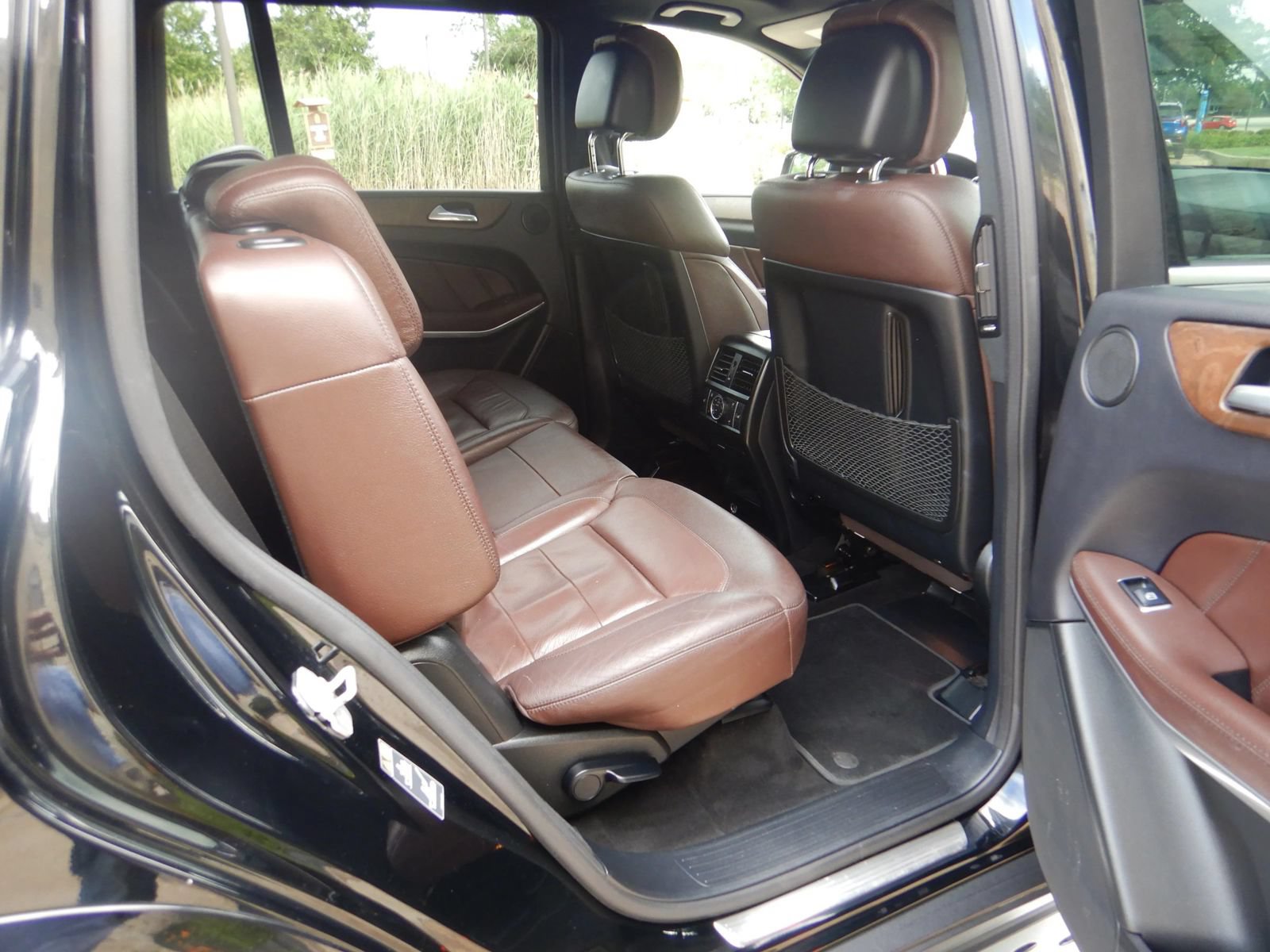 Used 2015 Mercedes-Benz GL 550 4MATIC image 22