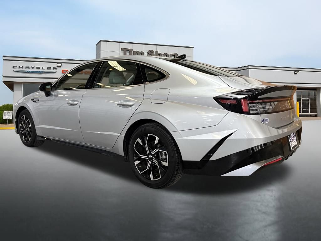 Used 2025 Hyundai Sonata SEL FWD image 3